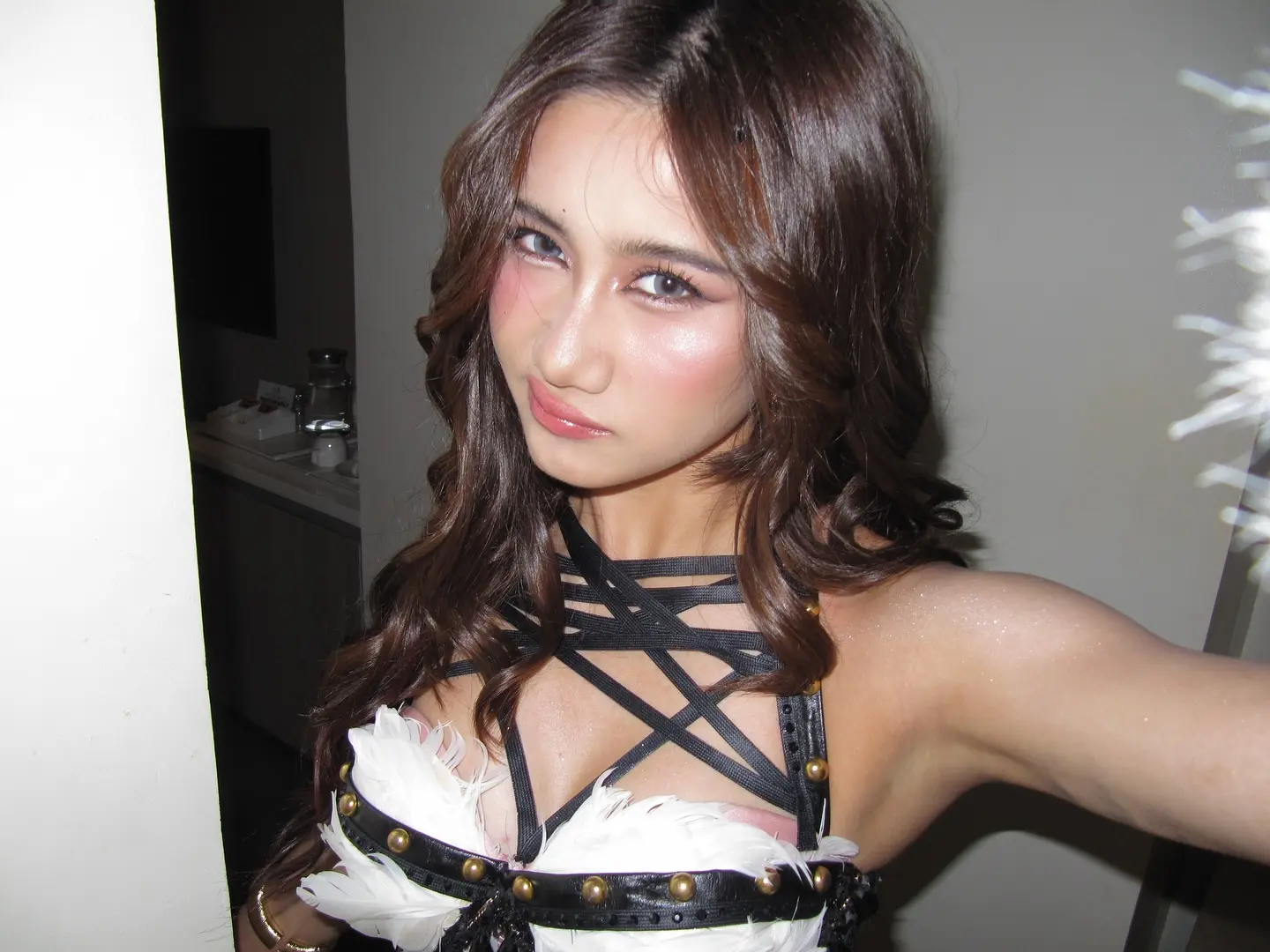 bini_sheena_3751906103304343656.webp