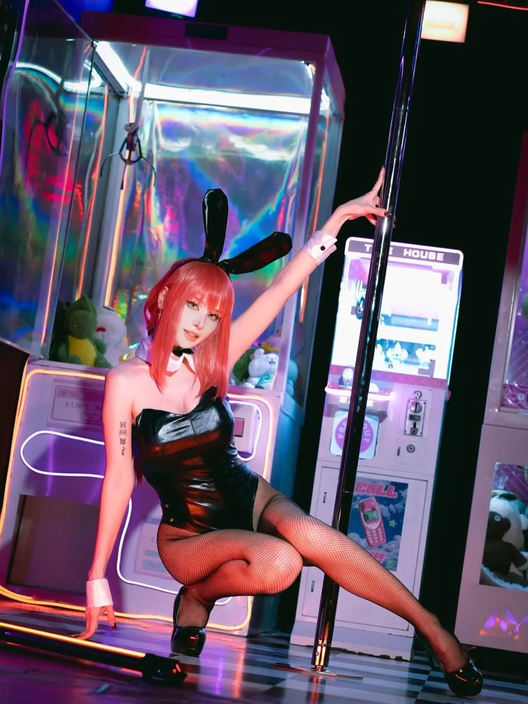 Charess Makima arcade photoshoot post on IG (part 2)