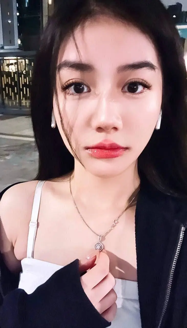 d8.webp