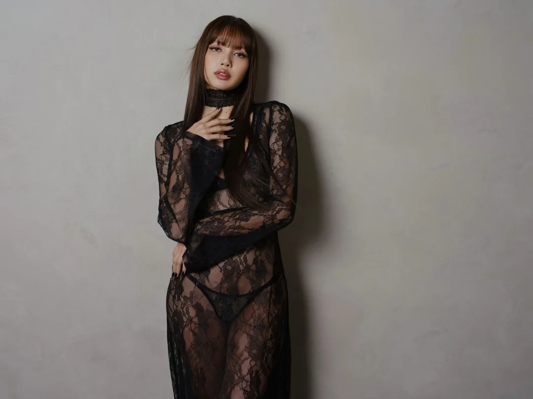 blackpink-lisa-v0-z2r8aod1k4kg1.webp