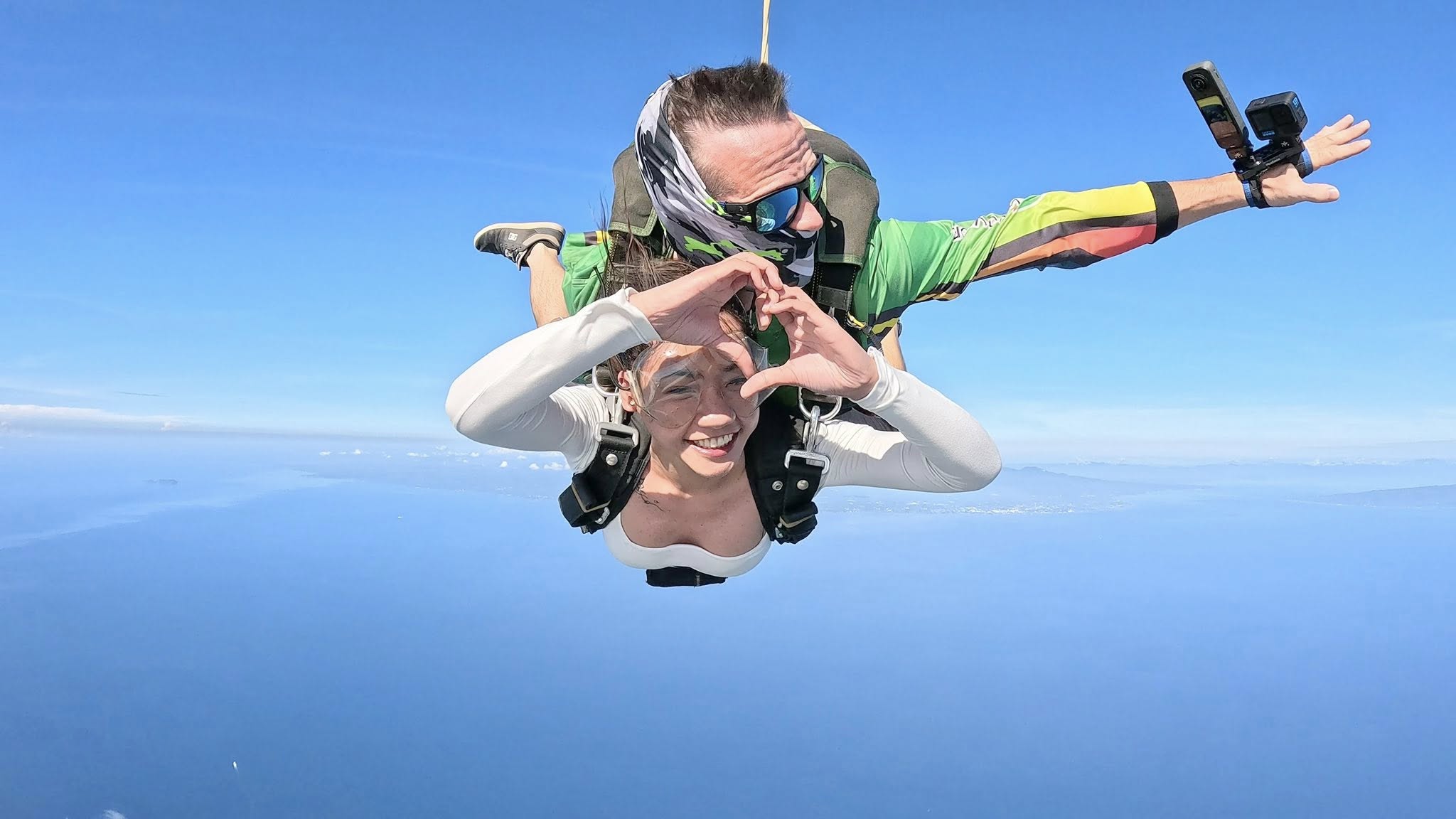 Tropa kong nag sky diving