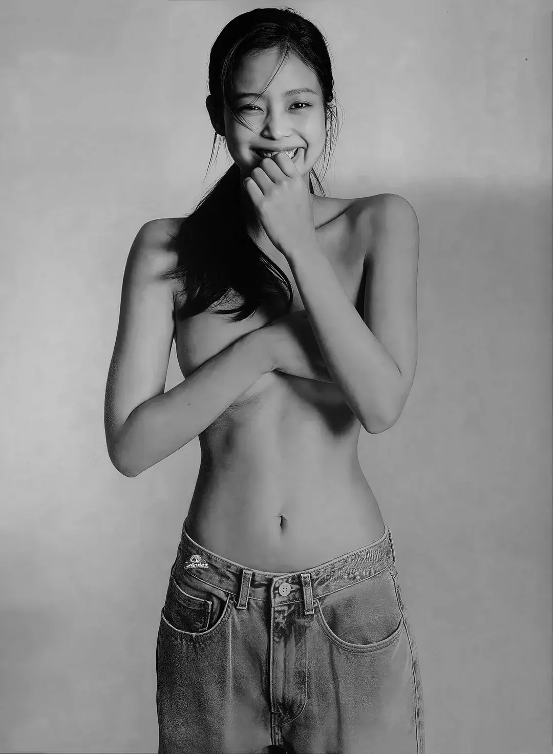 JENNIE TOPLESS (1).webp