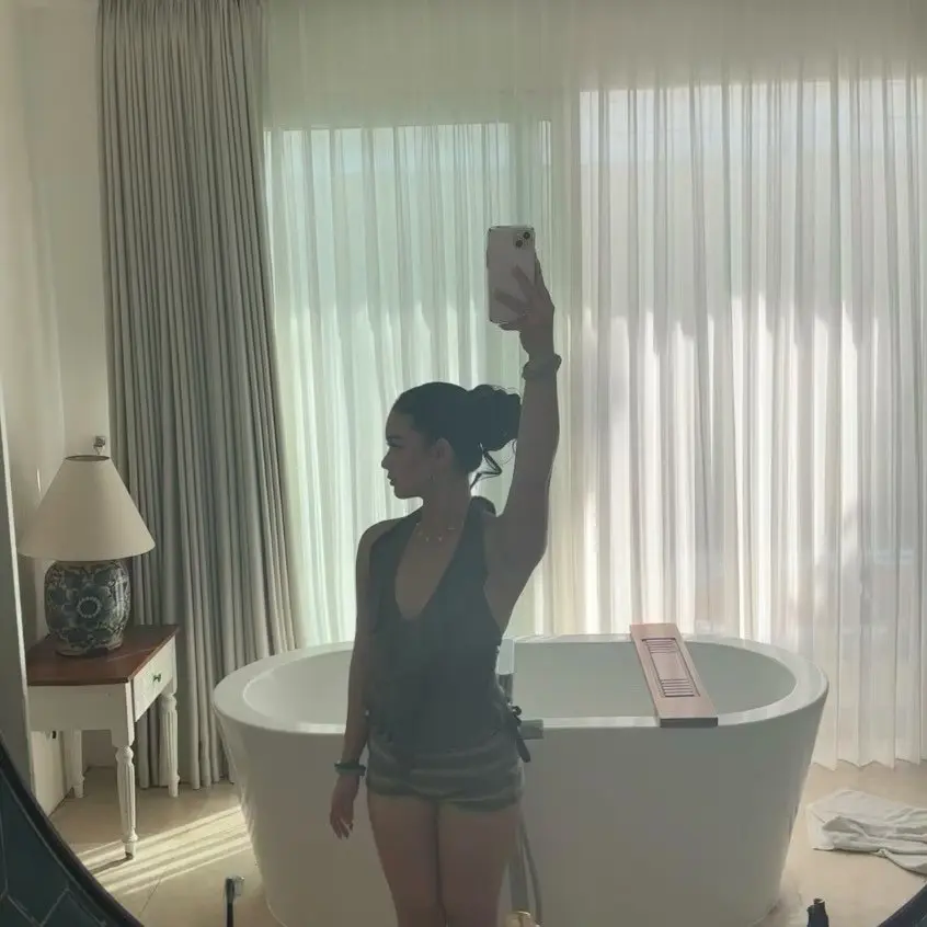 Ig finds series 3 HUGE ASS baddie