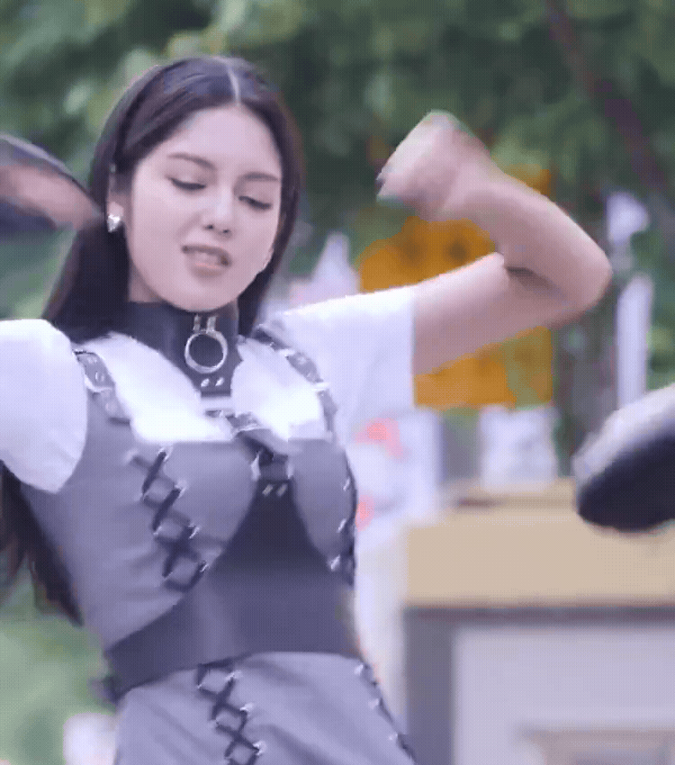 ezgif-851a45b68f817824.gif