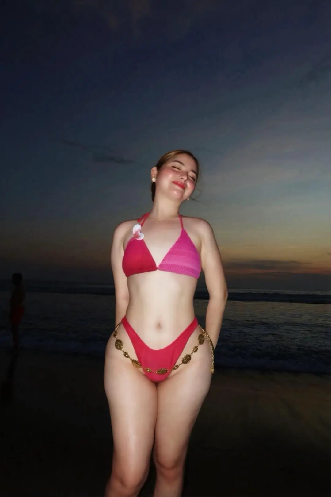 SnapTik-dot-Kim-e59ee354c18fad540605494d74784bfc.webp