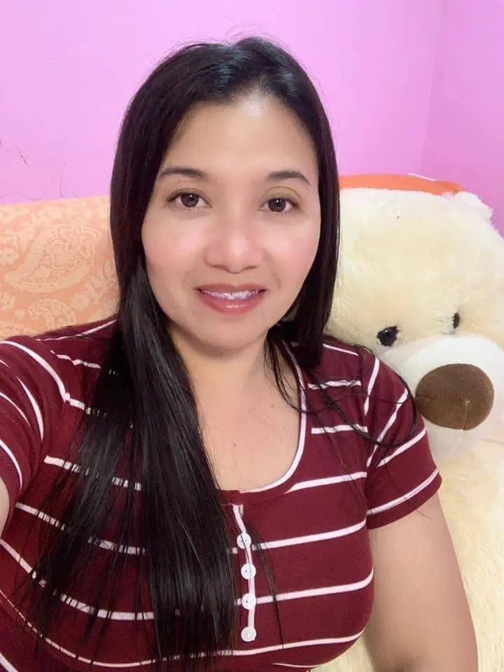 Nadale Si Mother na naka stripes