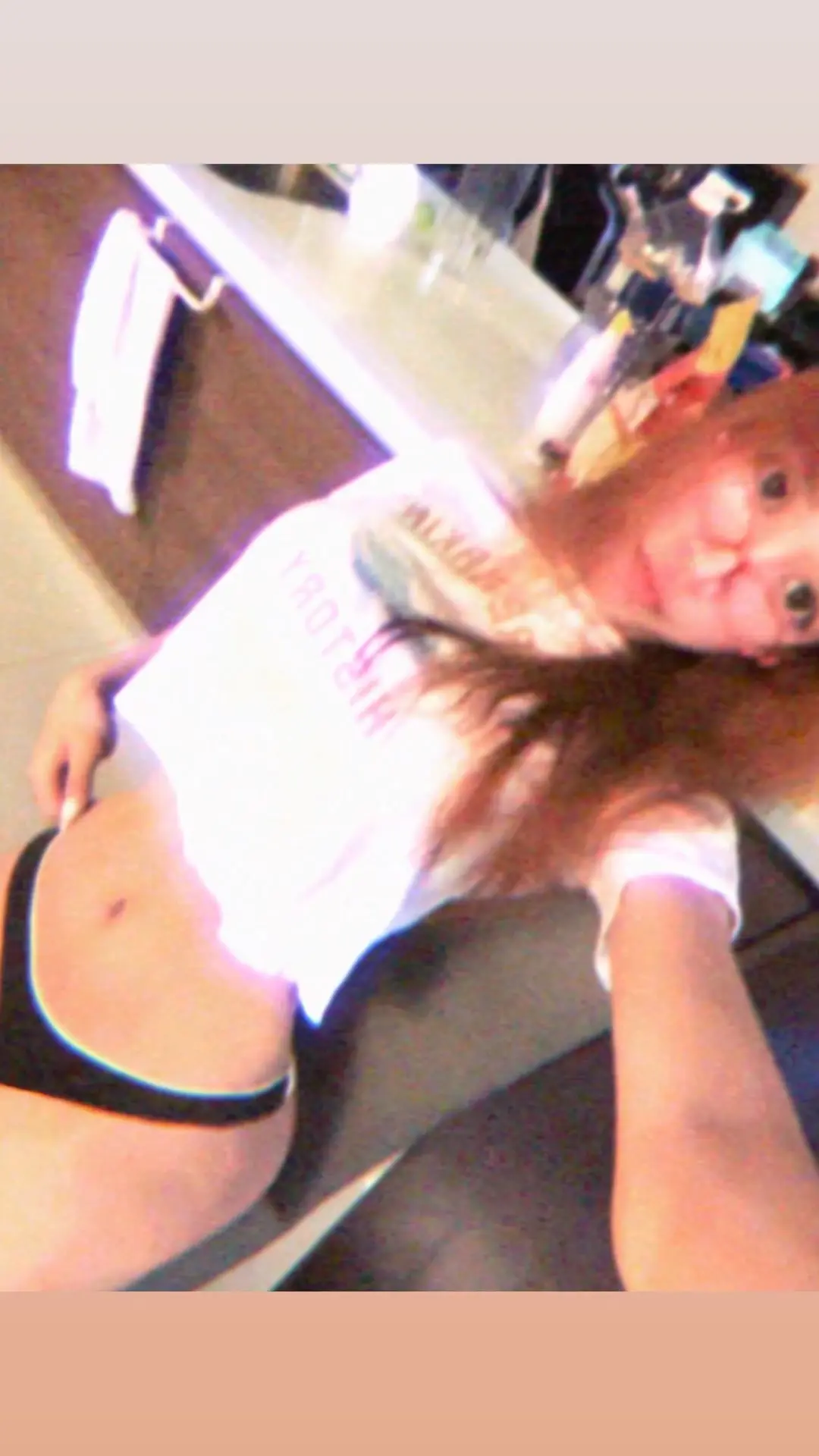 Petite Slut na sagana sa pwet 2