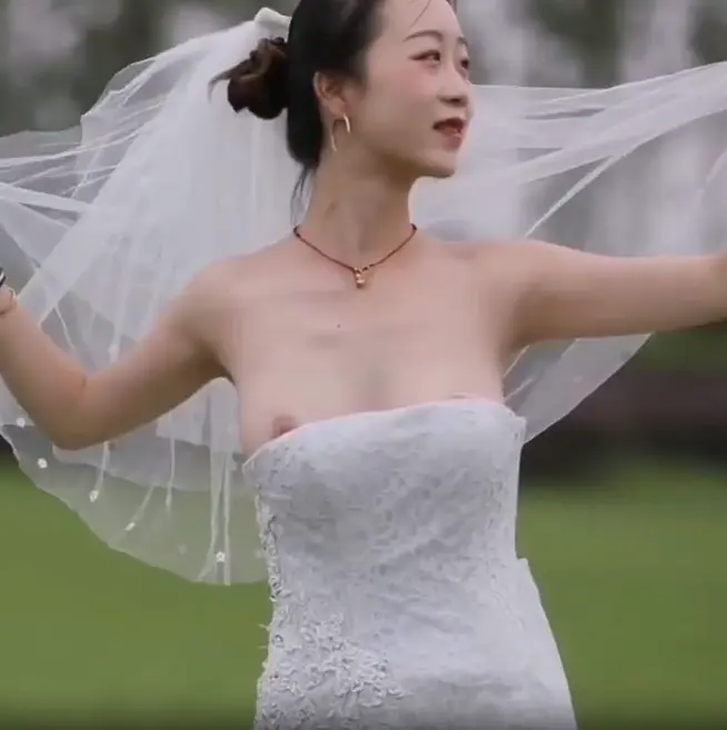 Bride photoshoot nipslip | rekta