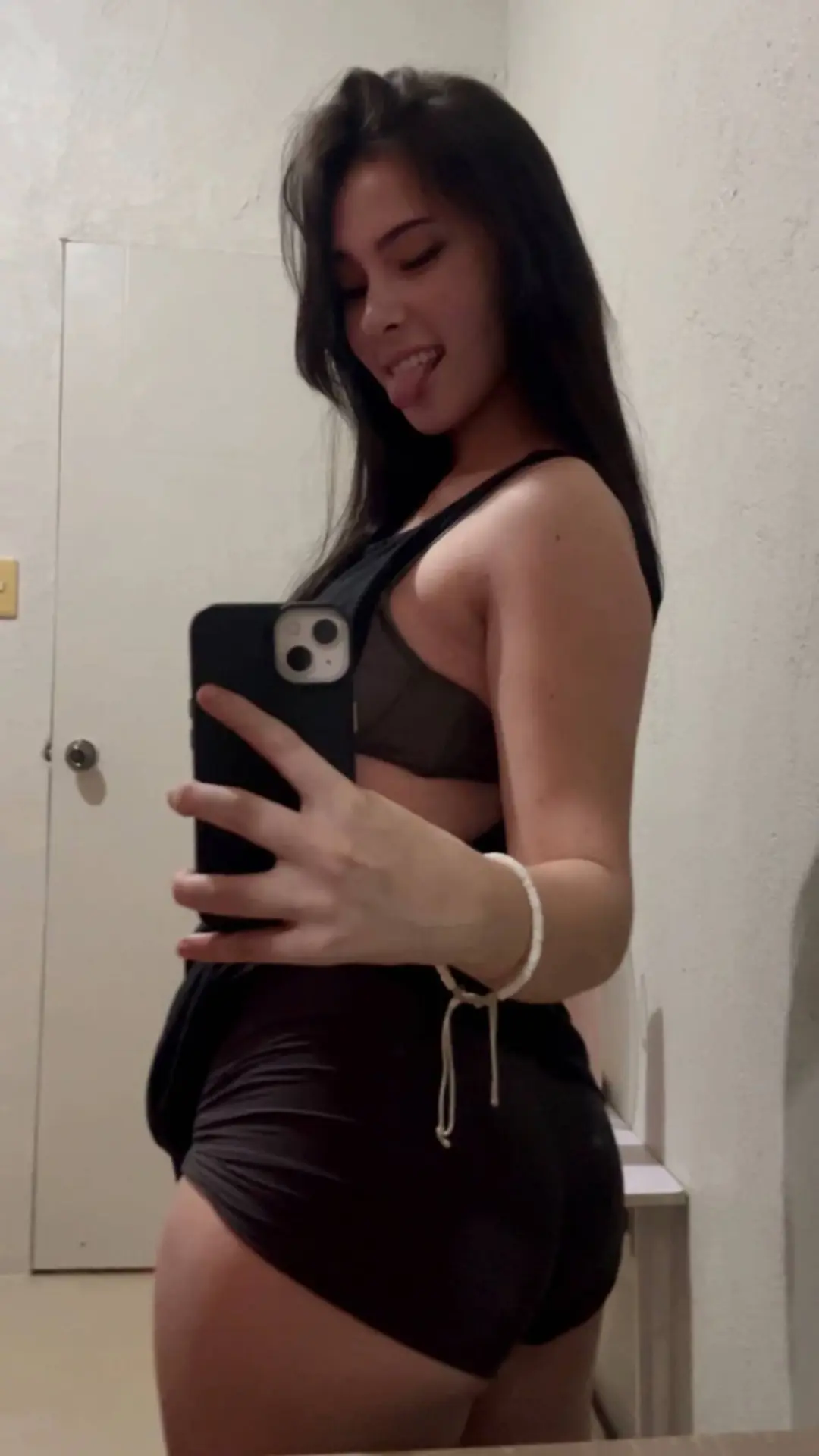 | Deleted Sexy Picture ni Vamp |   (Rekta)