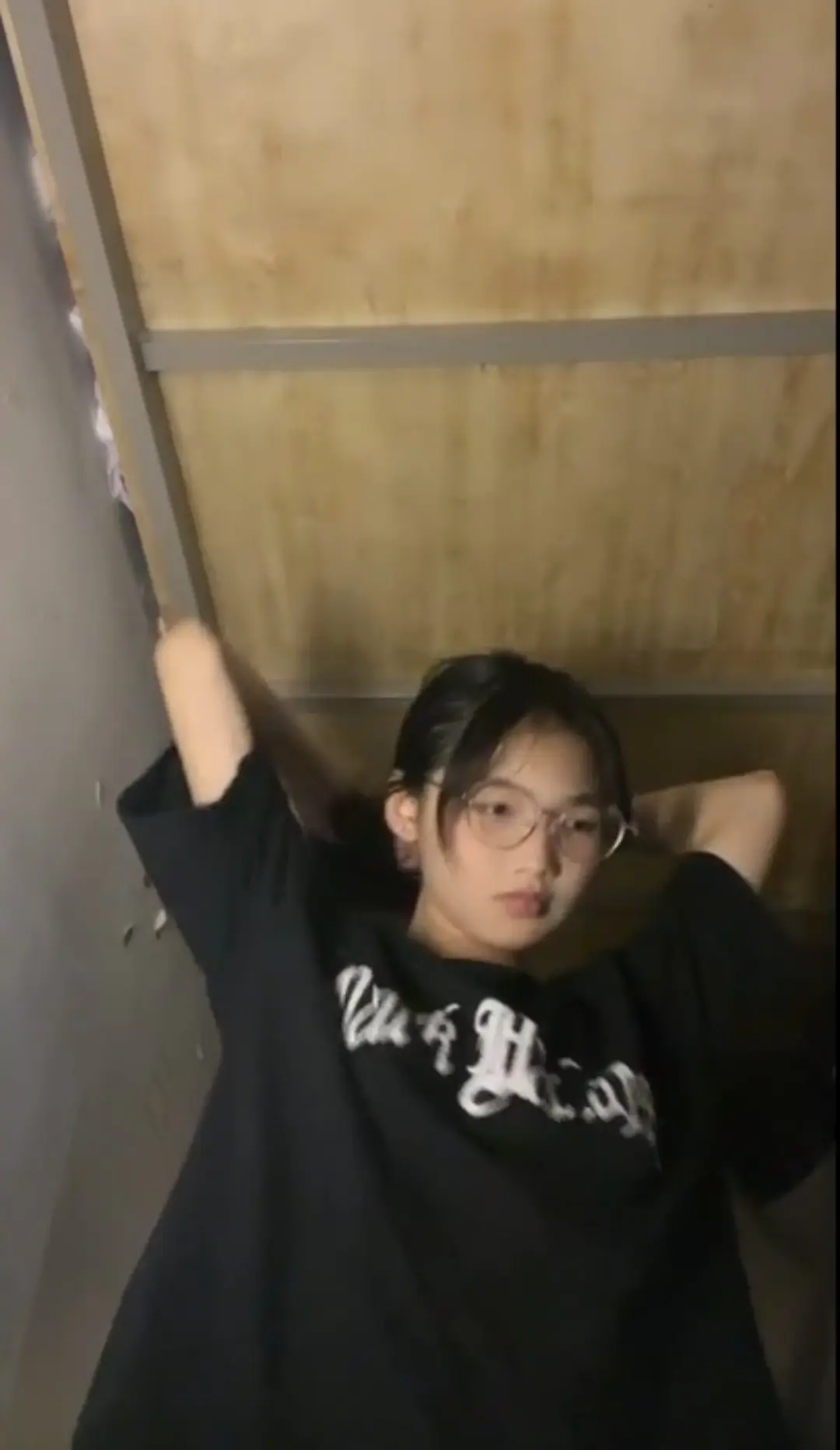 Half Chinay w/glasses teen naghubad sa video call - PERFECT BODY
