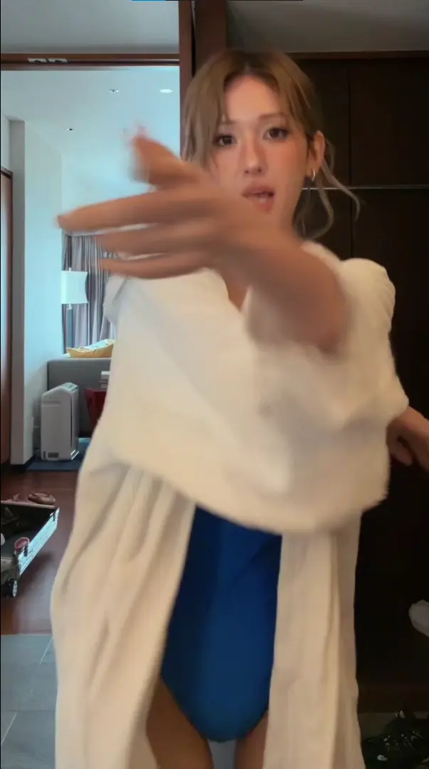 Jeon Somi Bikini Dance (Rekta)