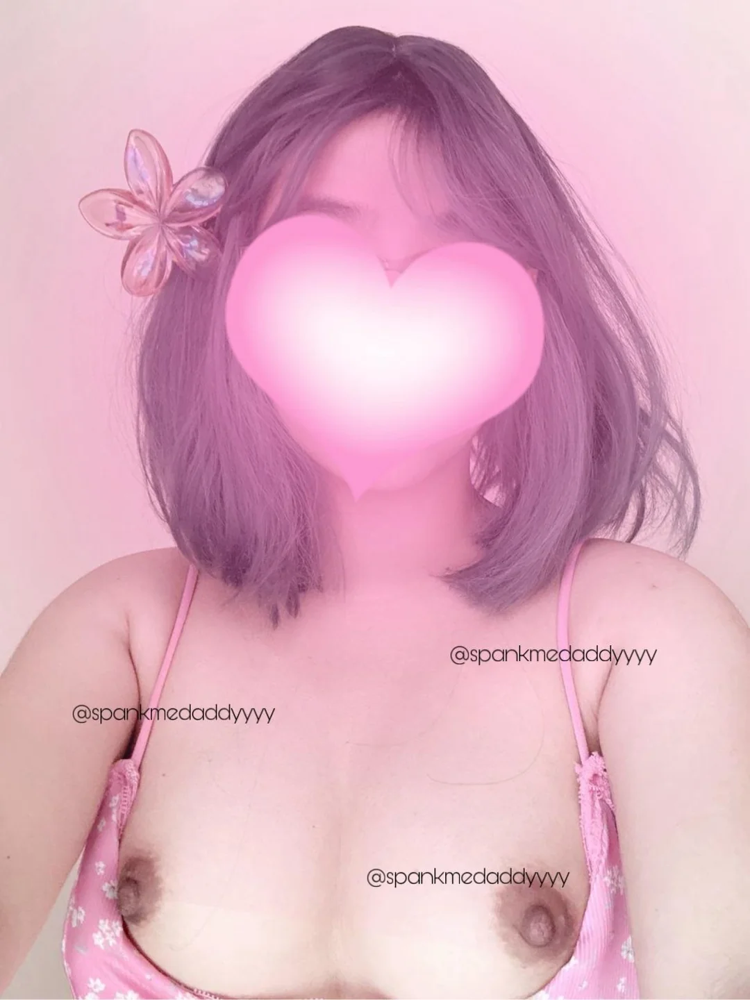 wanna-squeeze-them-v0-o9kdkcjr0gtf1.webp