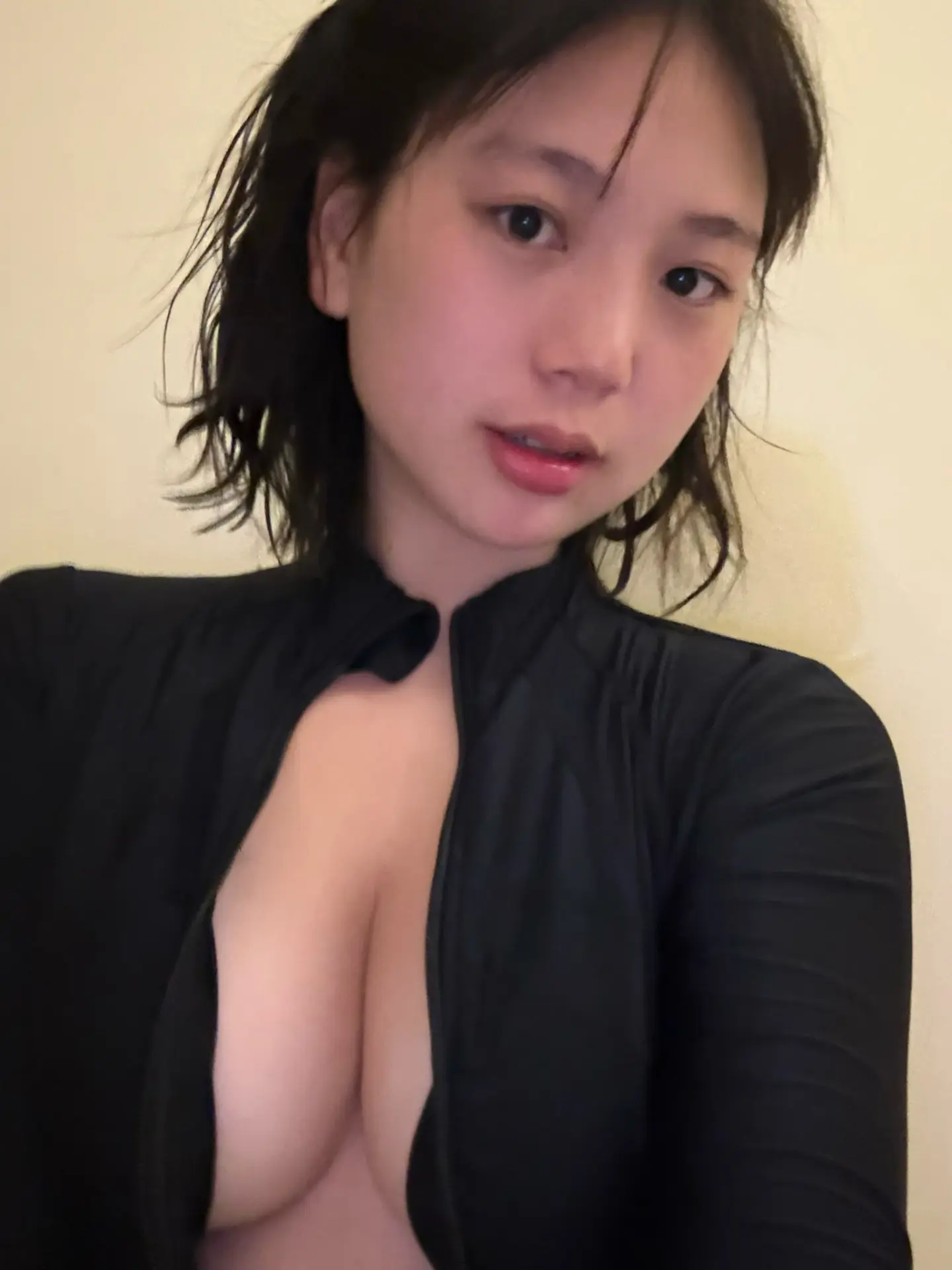 HAOgnH9bsAEDbf1.webp