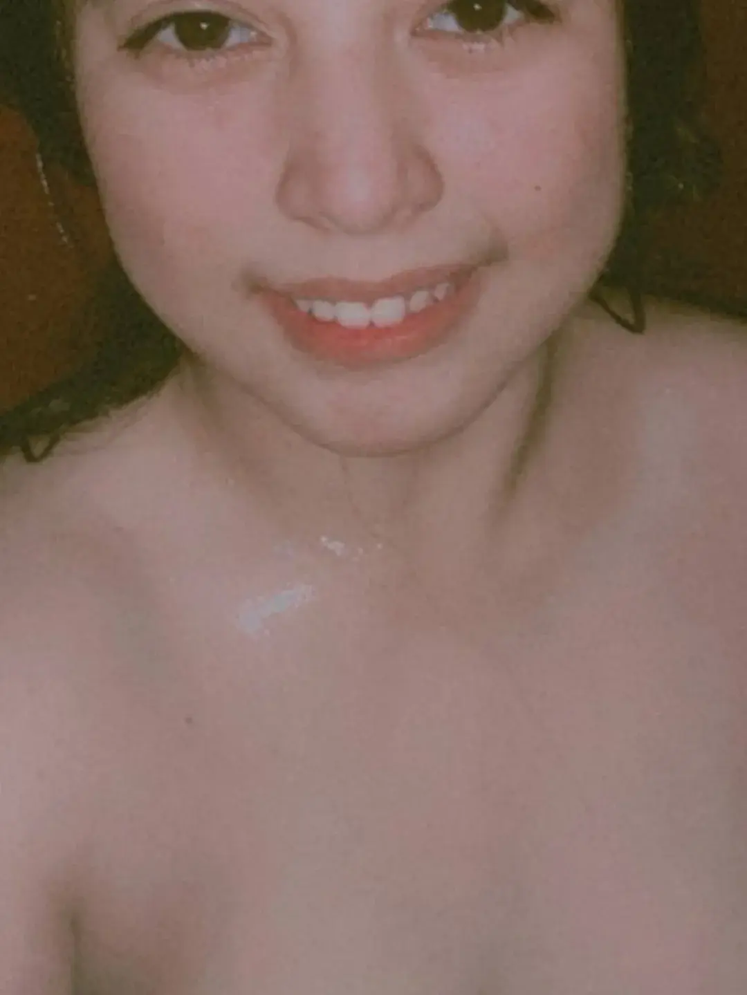 luv_lyzaaaa2026_04_01_19_48_00838cb69c-fb4d-44b2-b750-f1a215c38ee8.webp
