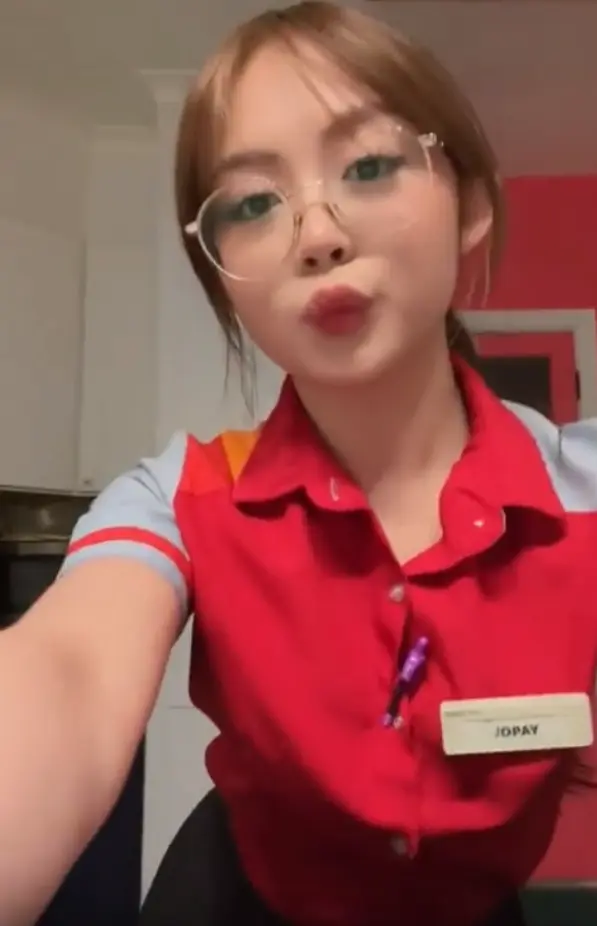 1748431378257.webp