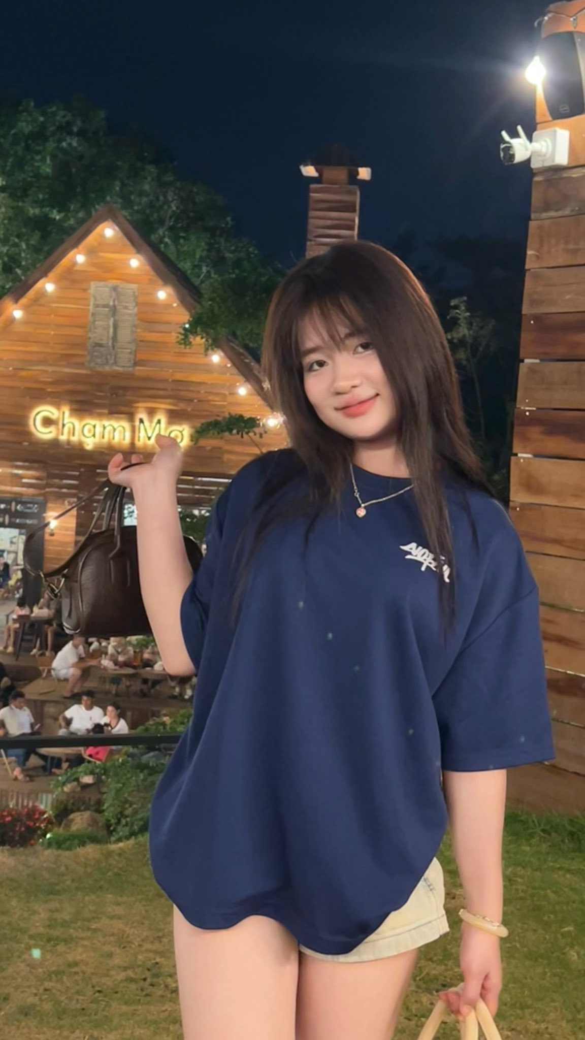 Có thể là hình ảnh về văn bản cho biết 'Cham ChamM Maj'