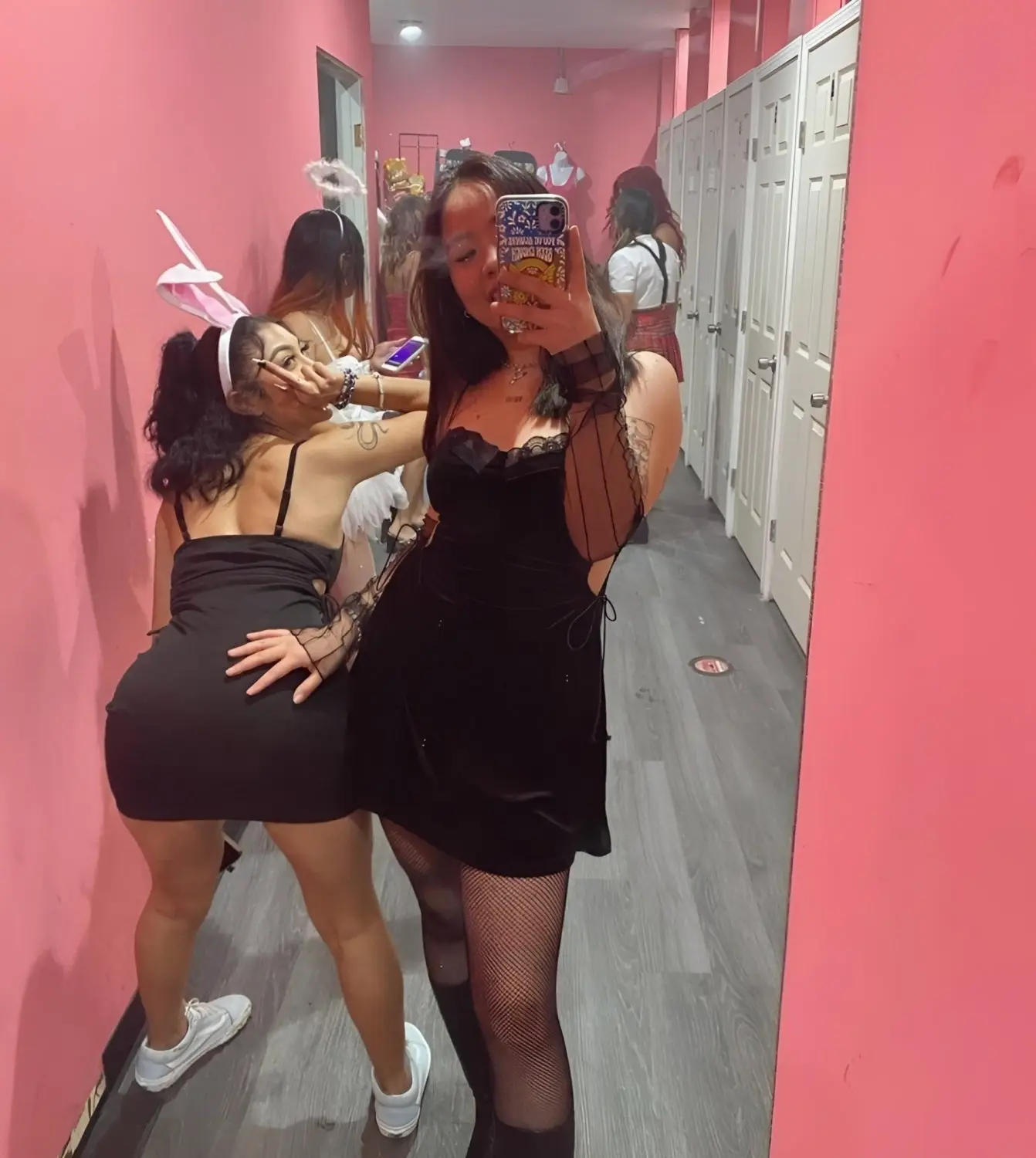 Vivían self proclamed whore likes to be shared pt2