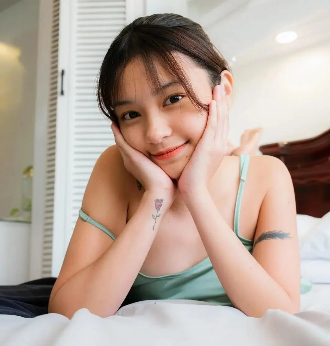 aliya-raymundo-18-v0-hqp3va5u4ibe1b1460aeb7aced1ca.webp