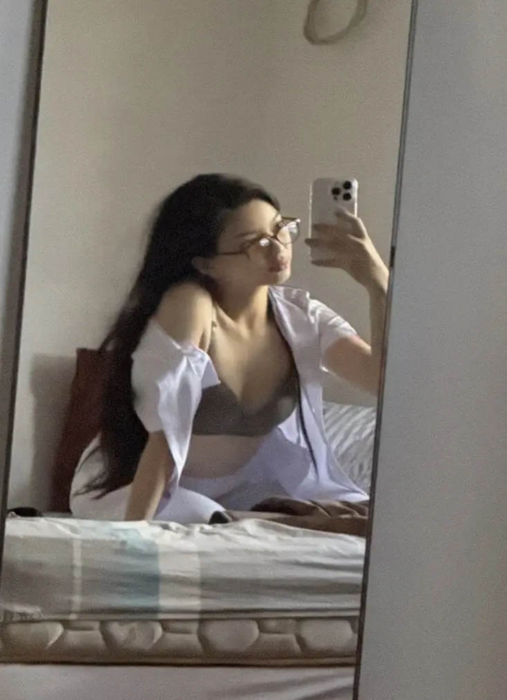 SOLID FACE CARD PETITE BIG ASS NURSING FINESHYT