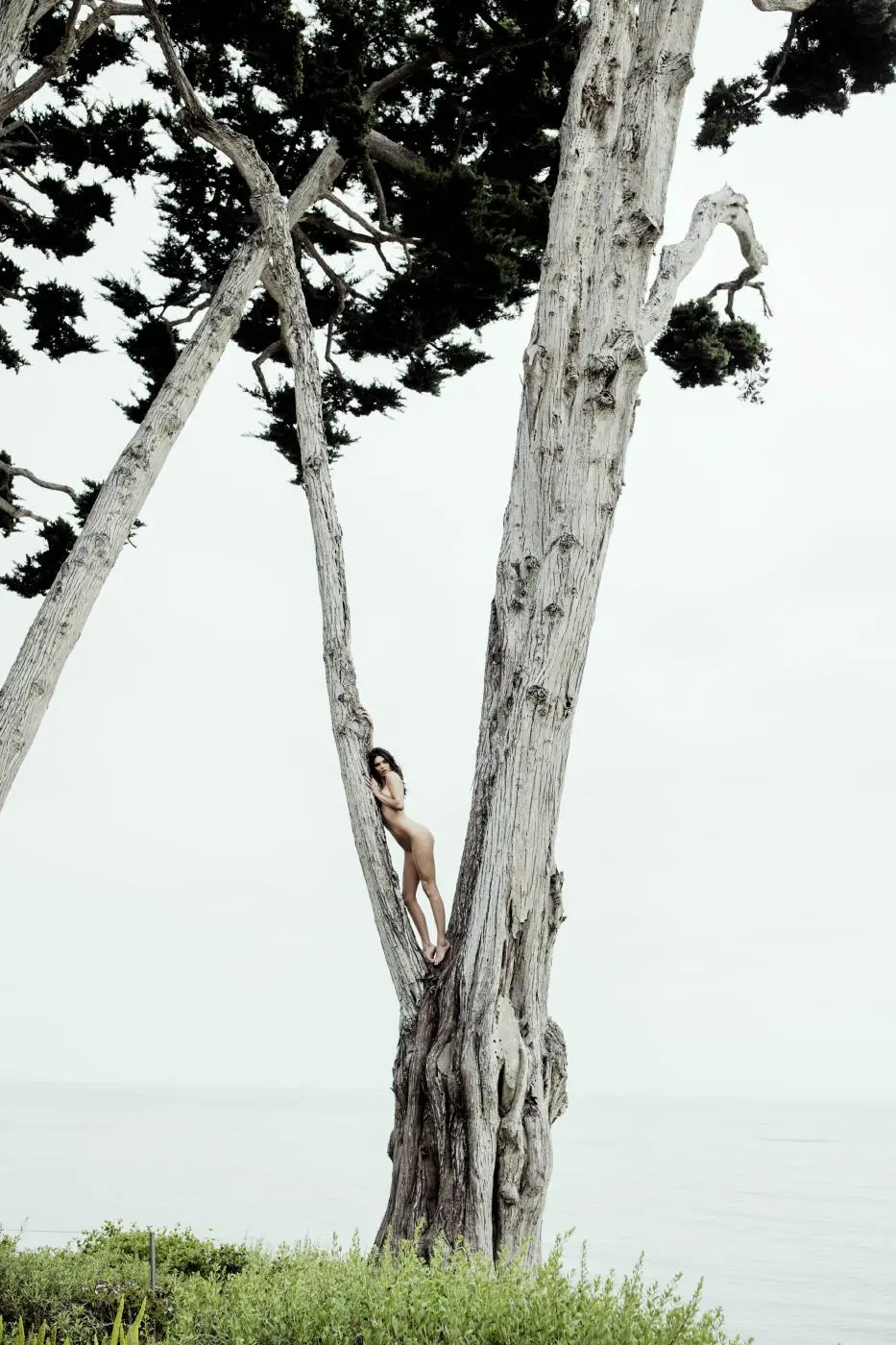 Kendall-Jenner-Nude-Beach-Photoshoot-For-Magazine-Leaked-8.webp