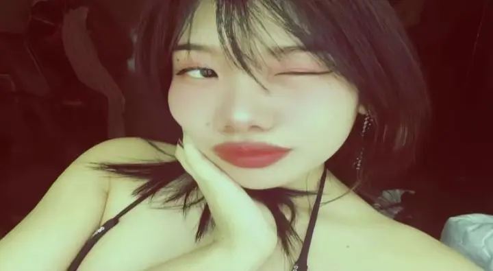 Bikini pics ni ropa
