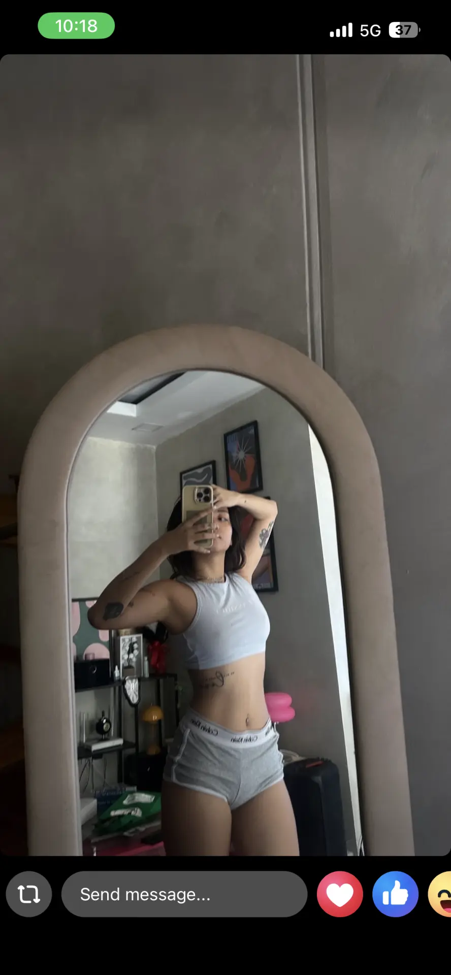 Sh@inn@ G@yl mirror shot!