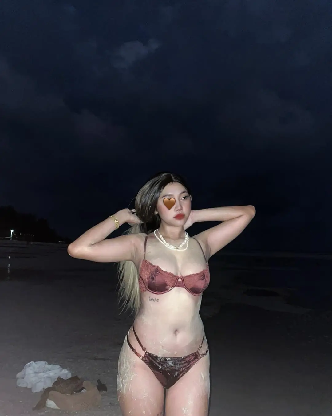 Bikini pics muna tayo