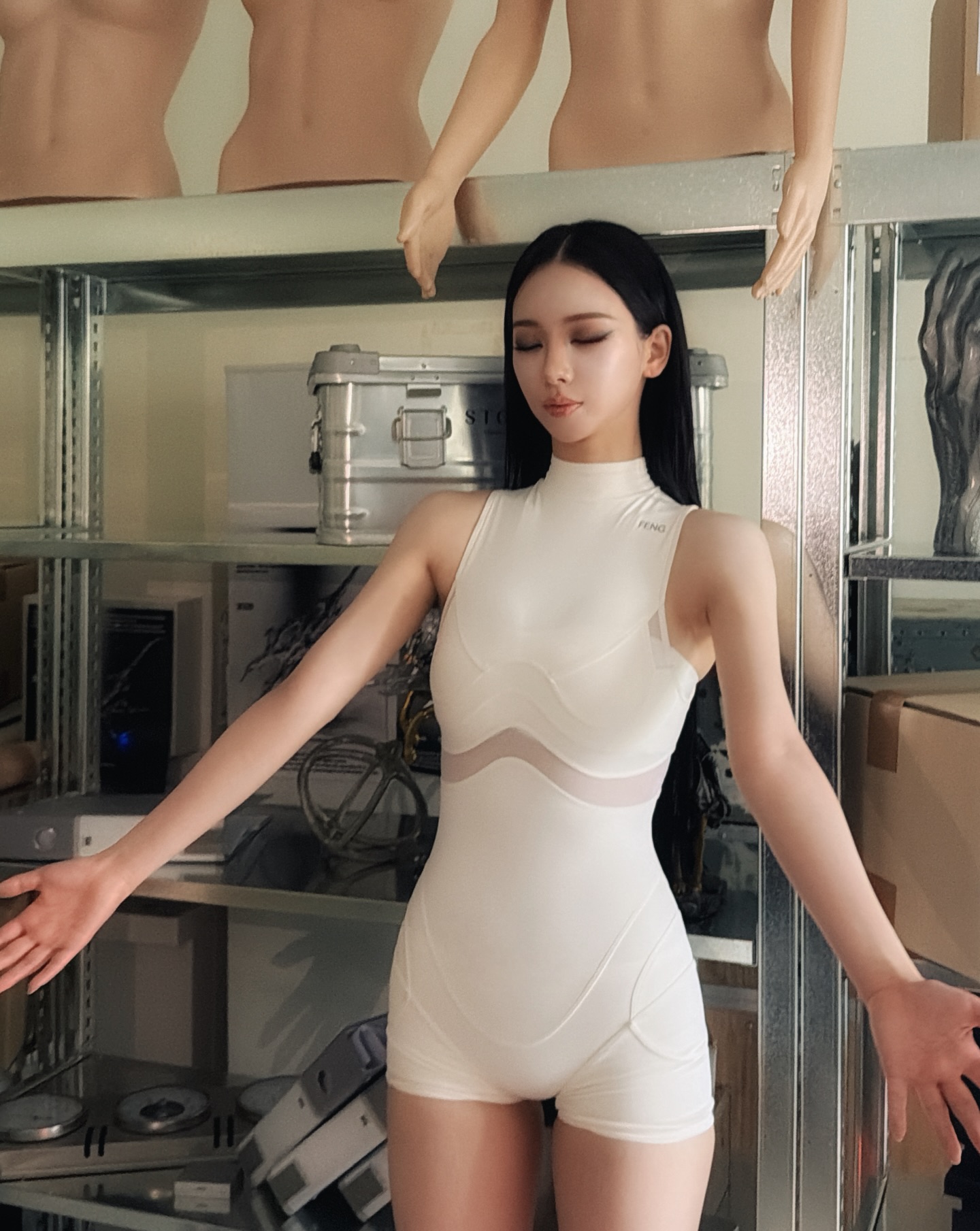Photo-by-KARINA-on-April-27-2026.-May-be-an-image-of-mannequin-wetsuit-and-text42e5201d638aaa17.jpg