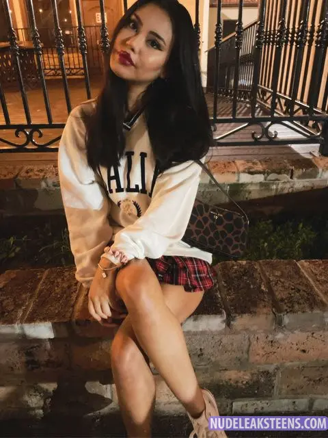 Chloe Haverford 12.webp