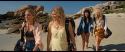 Teressa Liane, Ann Truong, Saskia Archer - The Reef Stalked (2022)1080p BluRay