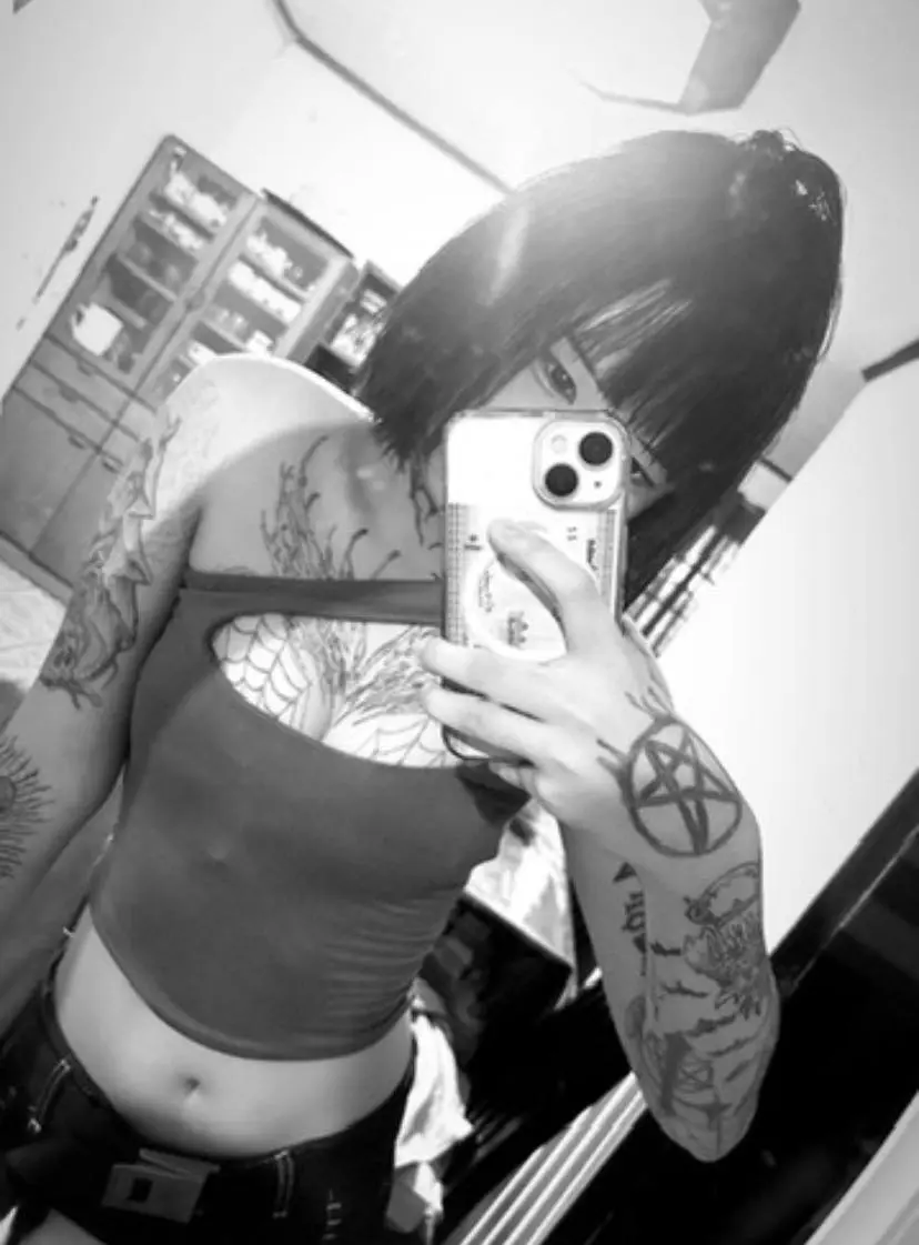 Alt goth tats chinita girl