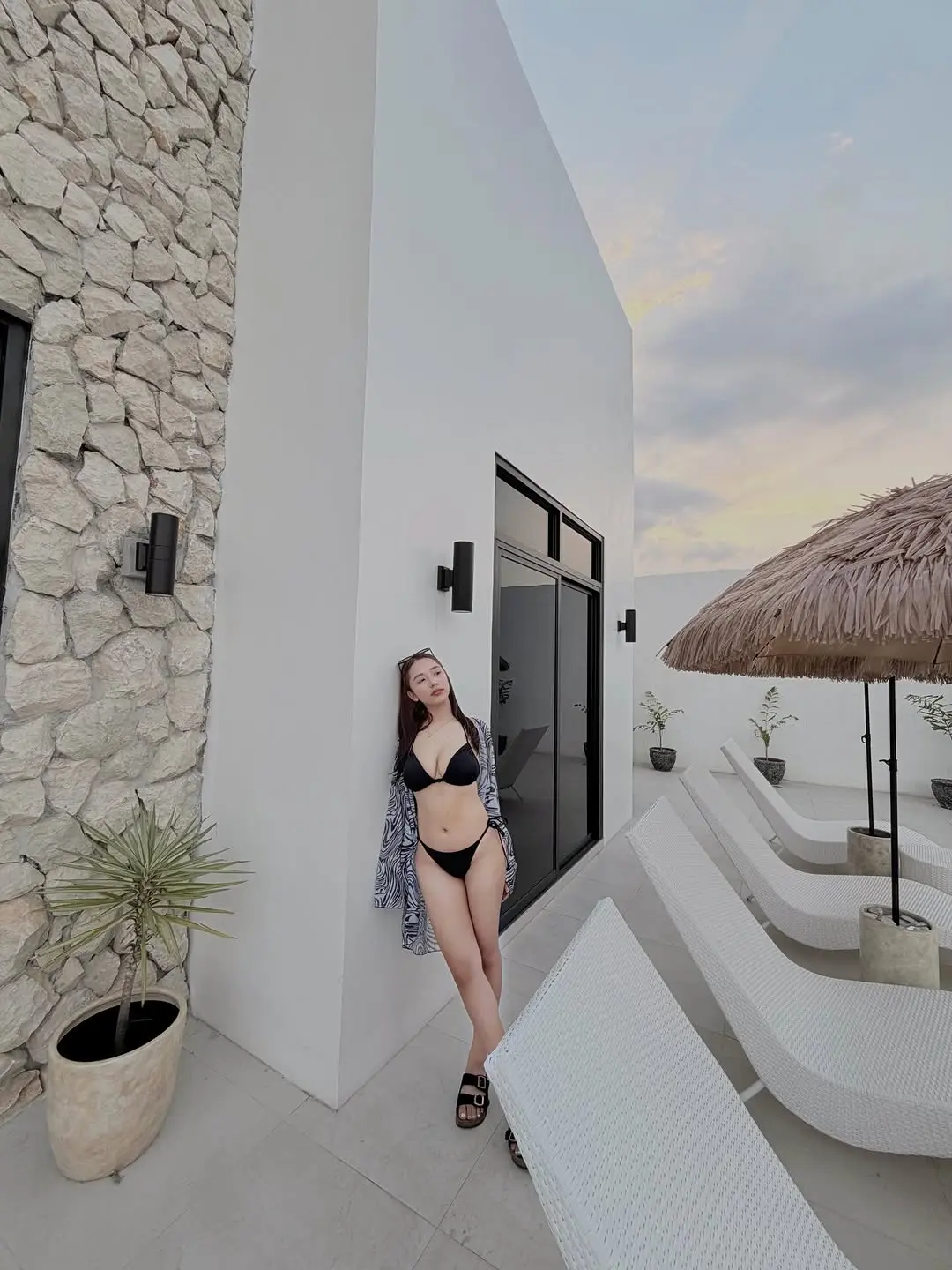 Nag post na din bikini pics si cocomelon insan