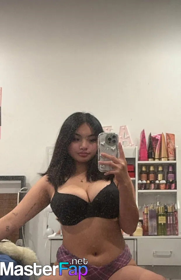 zoeylara (2).webp