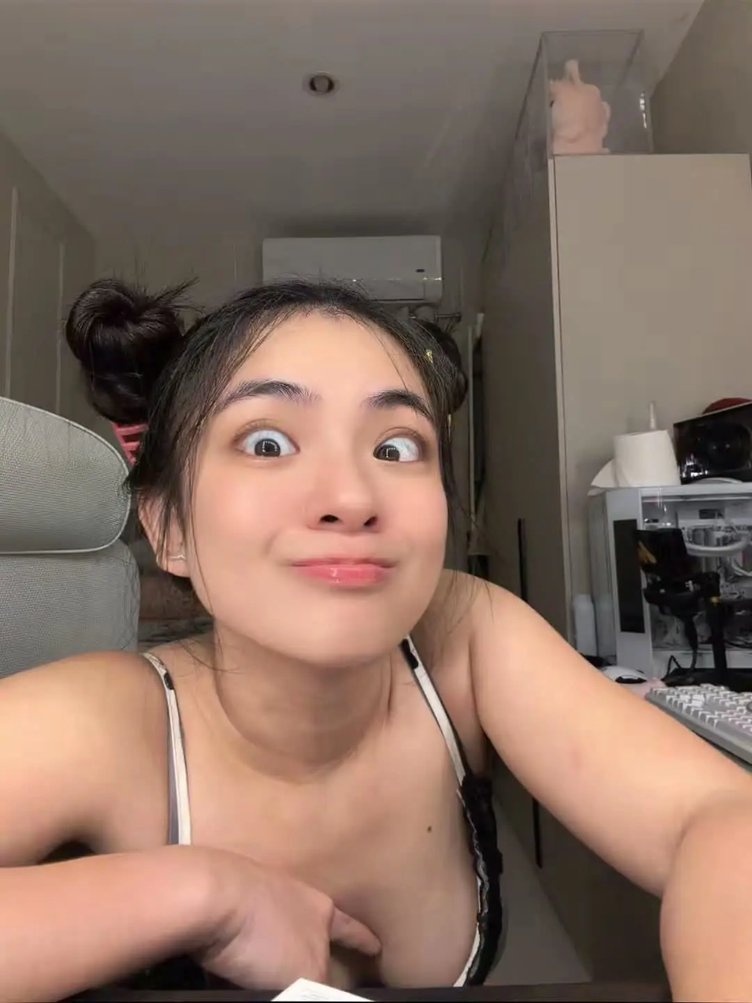 @ir!es@NNE mga sir at your fan service