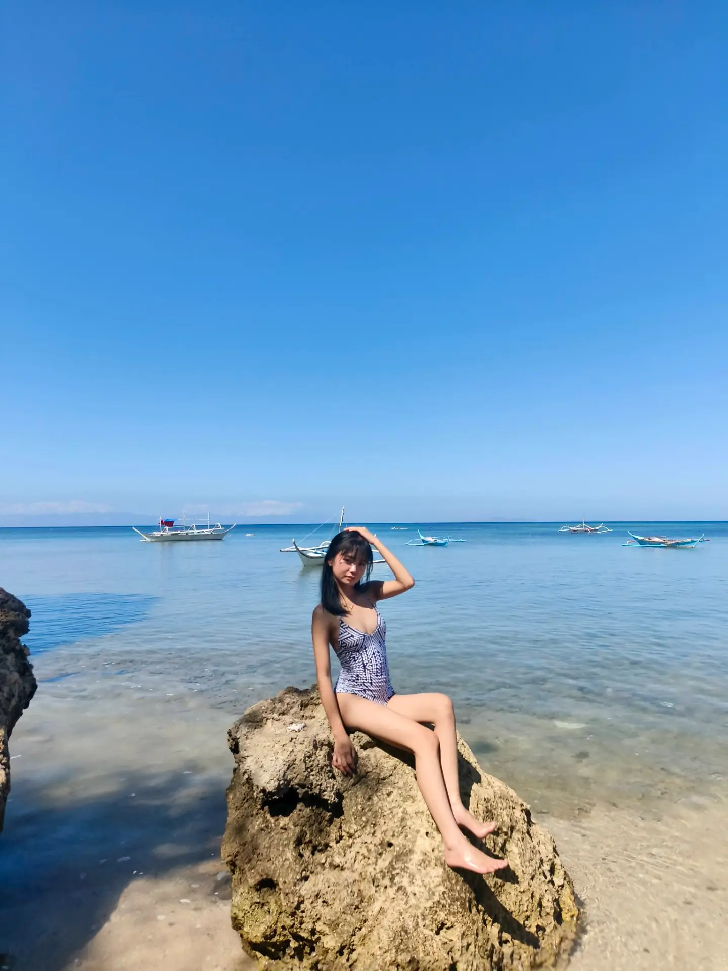 Random fb finds (bikini)