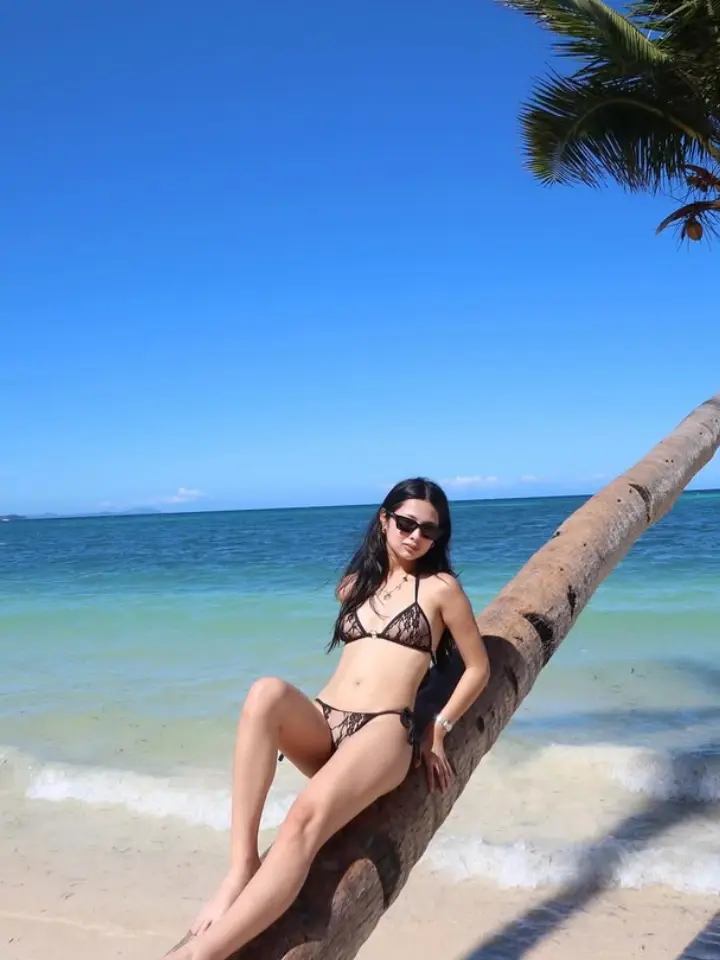 Fr@nz3££ P. Bikini beach vibes