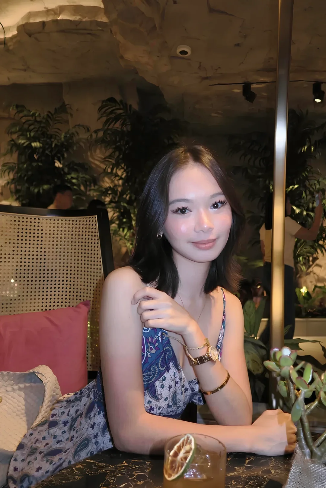 qt0016dex80h1.webp