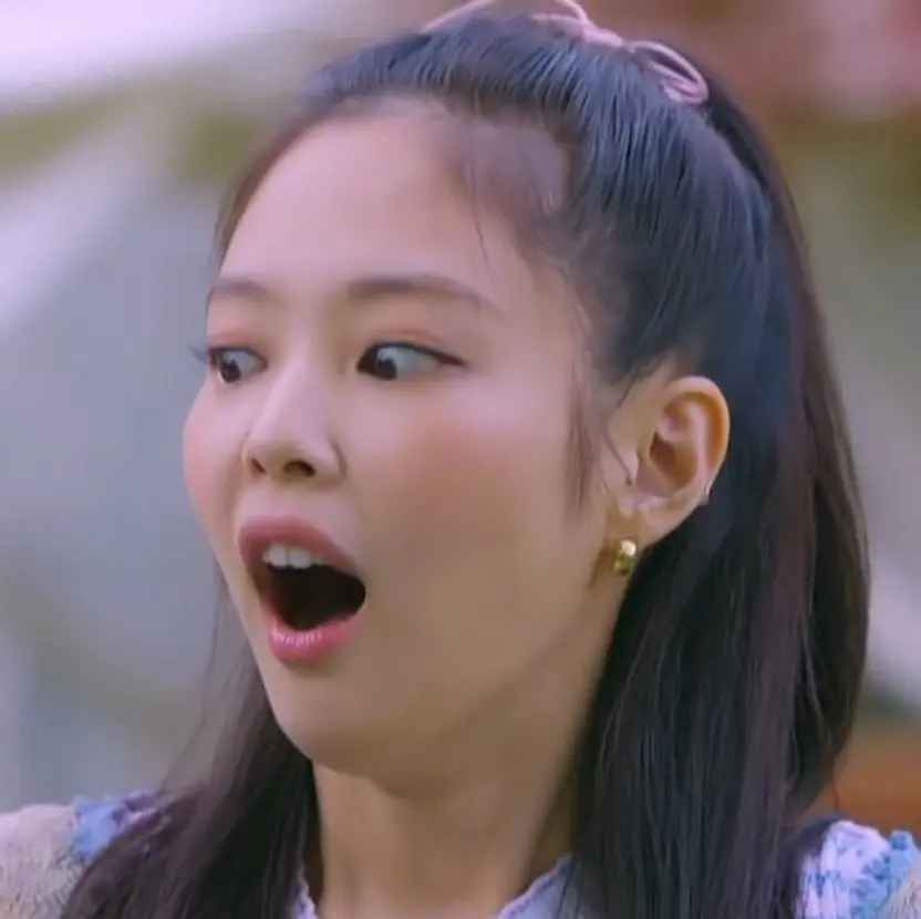 JENNIE MEME.webp