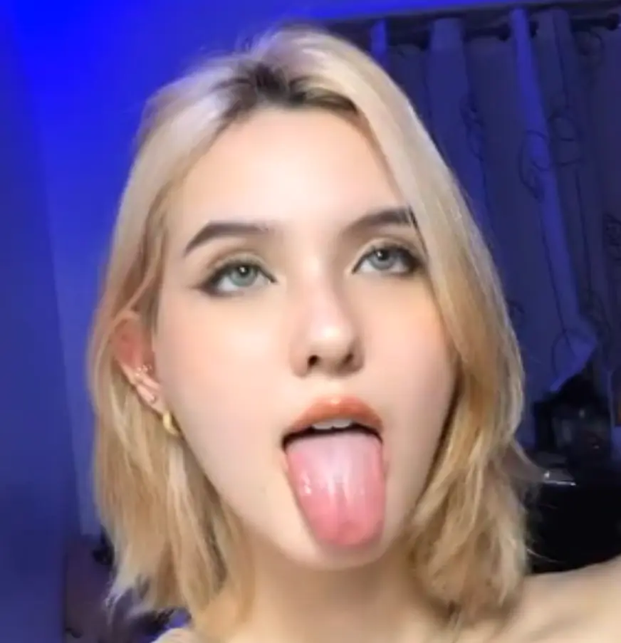 Green school mestiza ahegao