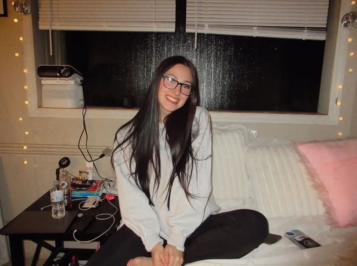 Ella Campbell her bf share her