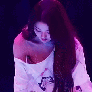 Kpop accidents (nipslip, panty-slip) Wonyoung - Somi - Minju