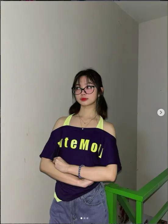 Petite Chinita Fineshyt