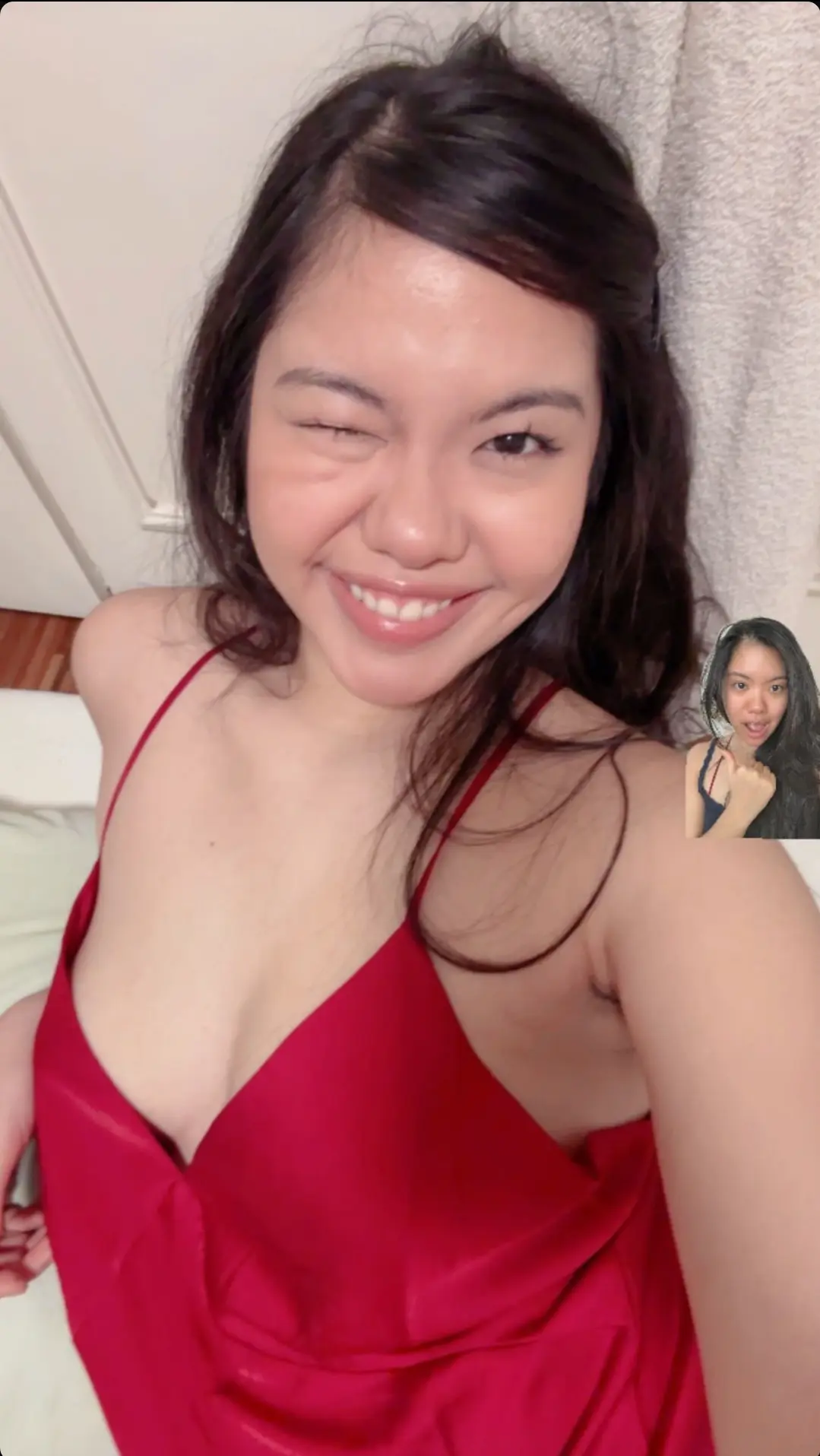 Shy green school girl na may nude pala