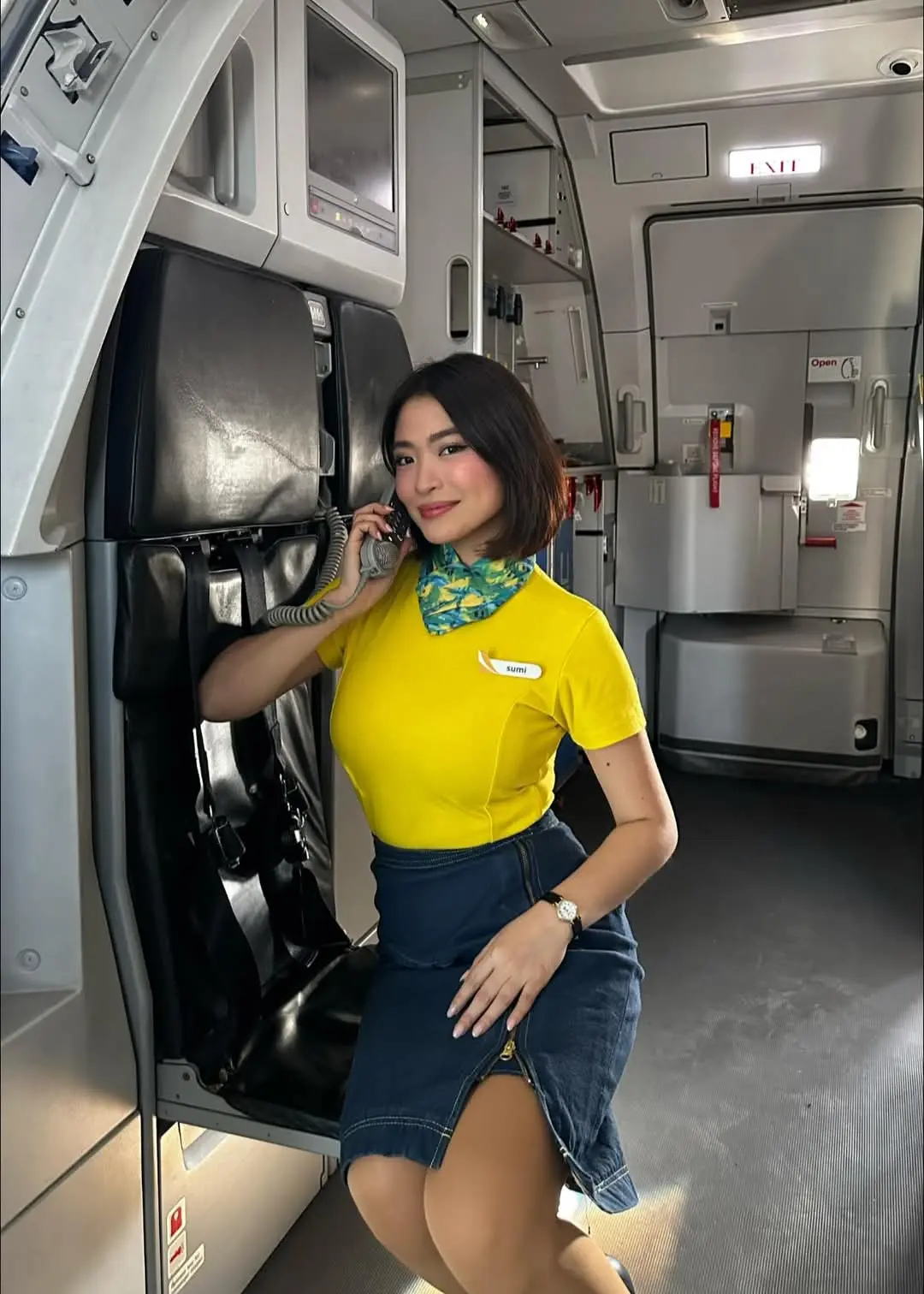 FILIPINA / PINAY: Reggine S. (Flight Attendant / FA)