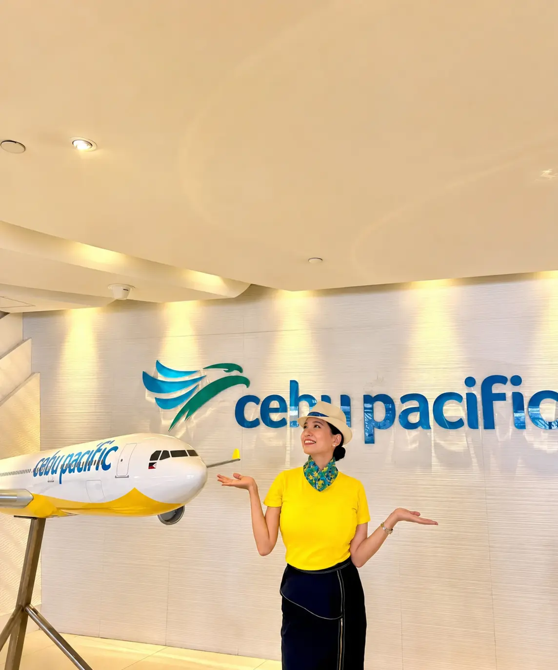 Ito yung Flight Attendant na masarap bembangin ng 24 hours solid yung katawan tapos mala pakwan pa yung boobs!