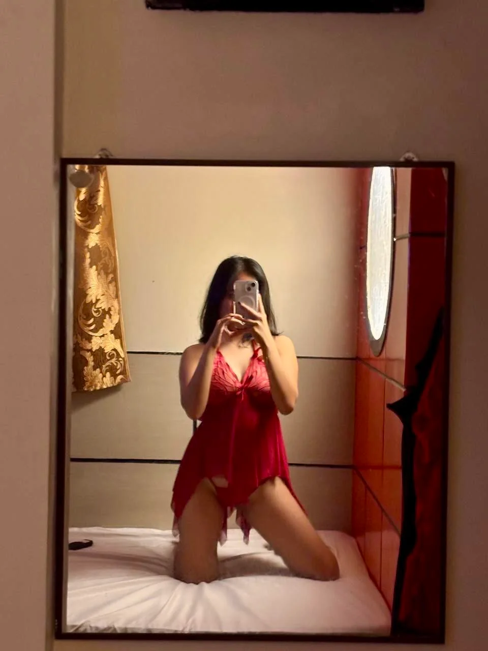 f-eeling-hot-who-wants-next-v0-b1witgu90h3h1.webp