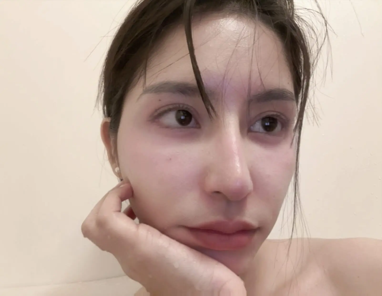 Charmaine Manicio Bathtub Only Face Photos