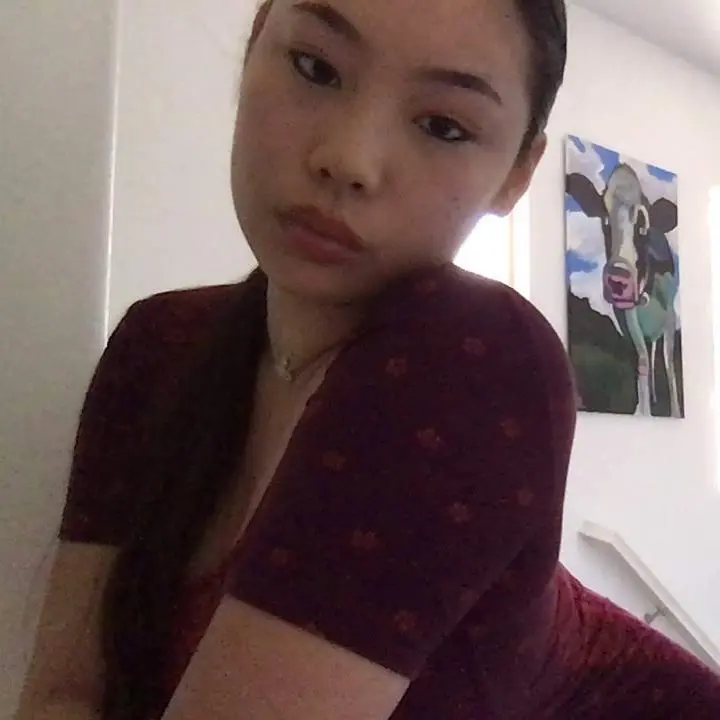 Chinita inipit yung suckable nipples nya! NAGNGANGAWNGAW