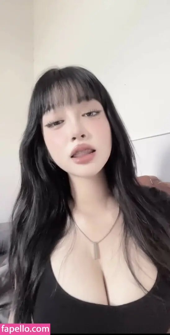 kiw-urgirll_0002.webp