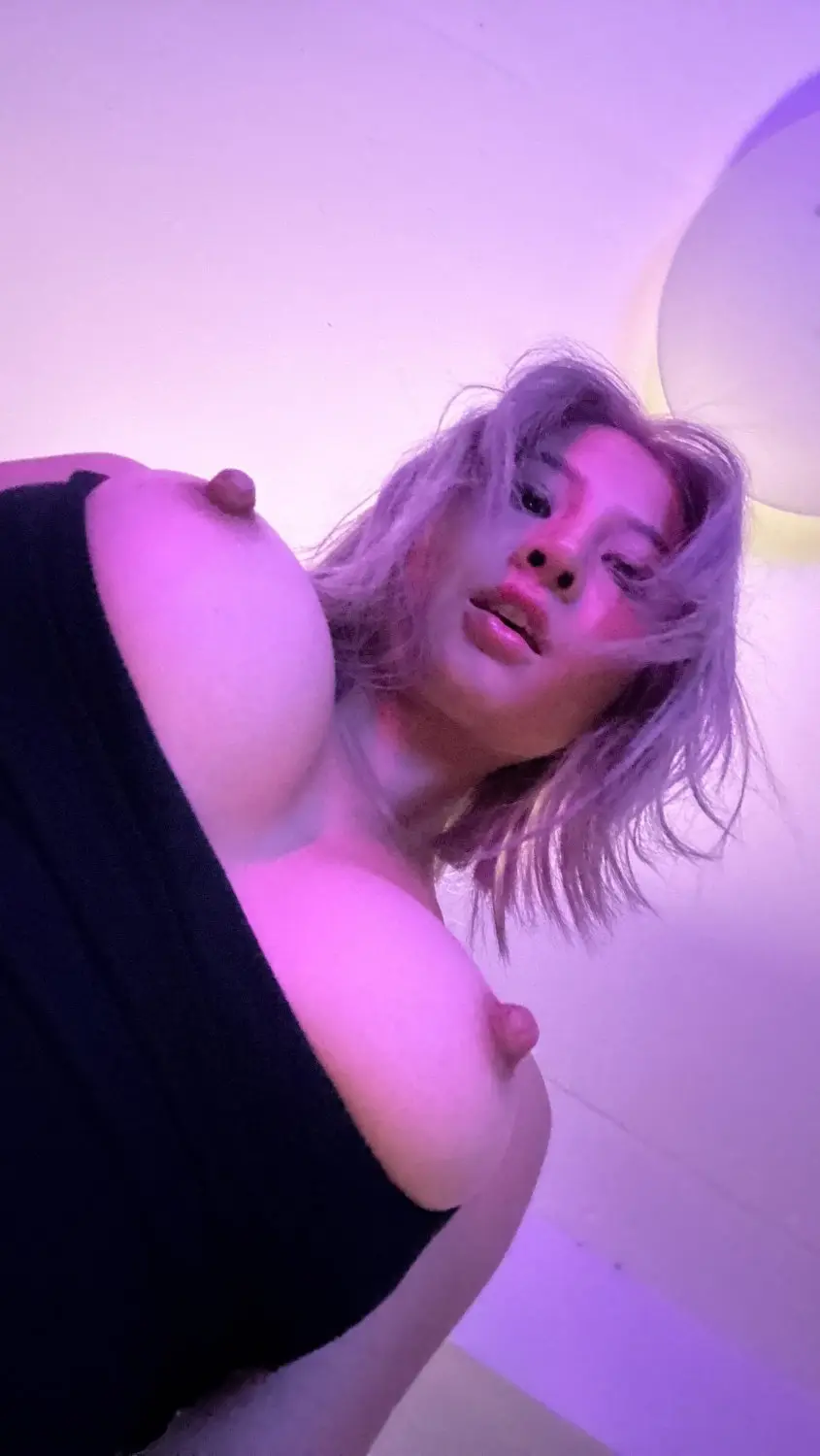 Sally Blonde ABG